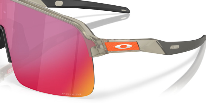 detail Unisex sportovní brýle OAKLEY SUTRO LITE