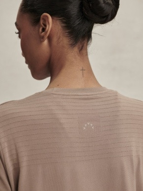 detail Dámské tričko Varley Saskia Seamless Longline Tee