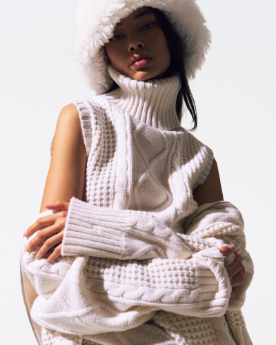 Perfect Moment bucket hat