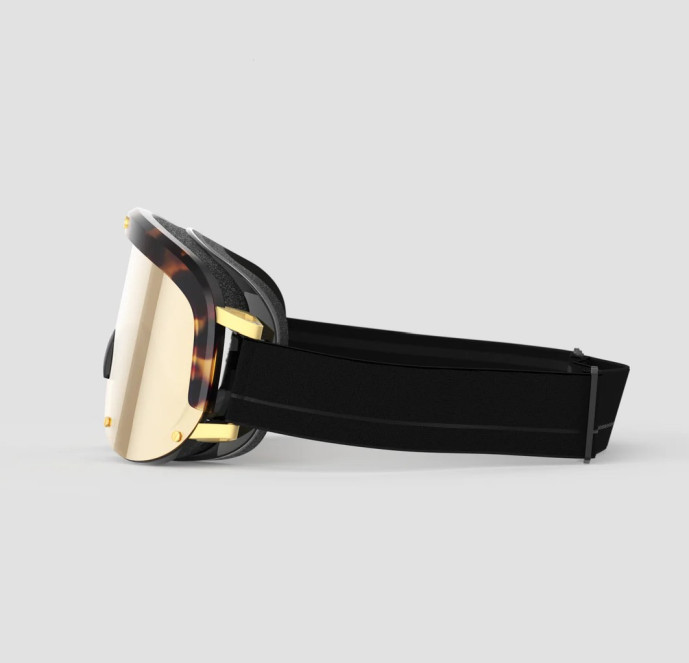 detail Yniq Model One