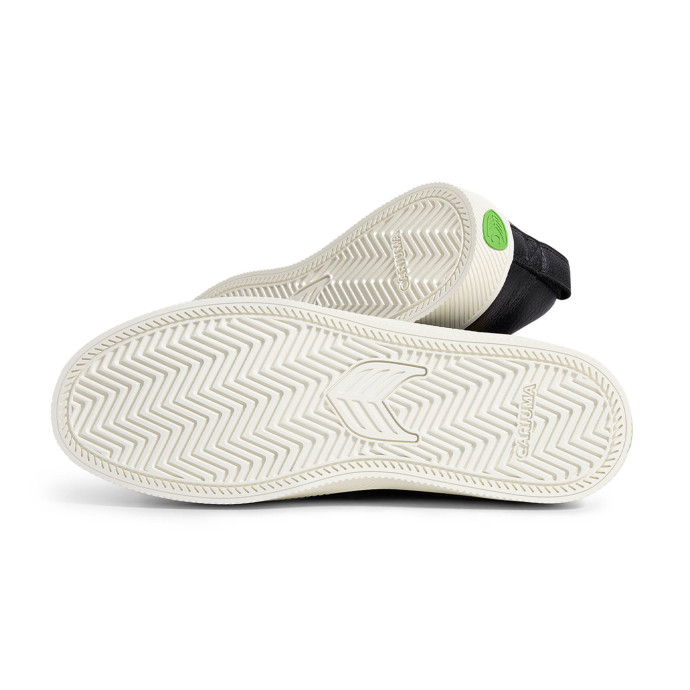 detail Dámské volnočasové boty Cariuma SLIP-ON Premium Leather