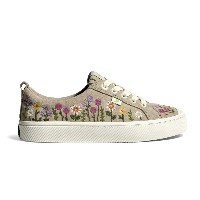 detail Dámské volnočasové boty Cariuma OCA Low Suede