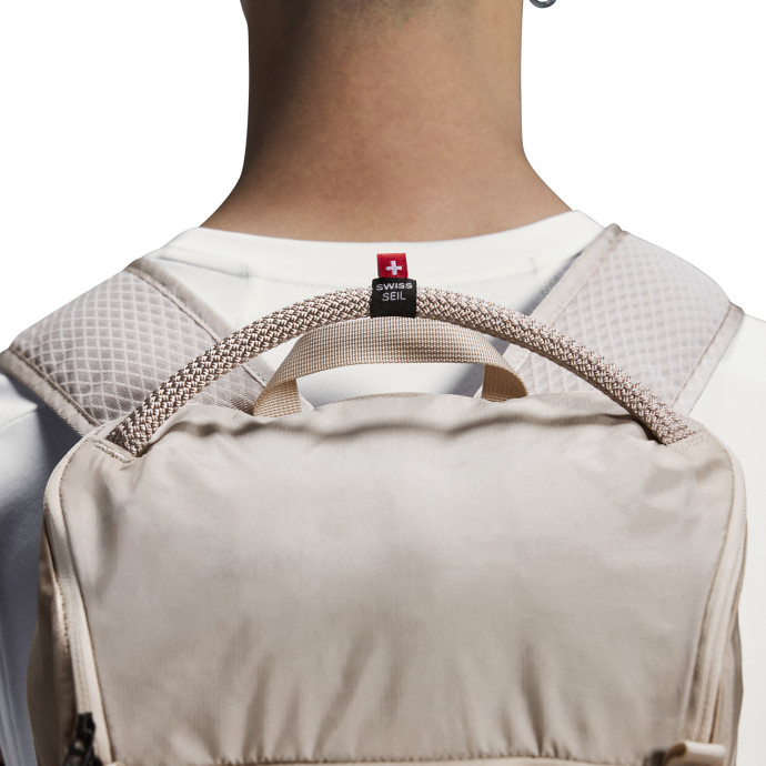 detail ON Speed Pack 18L Lite