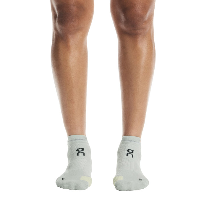 detail ON Performance Run Sock Low