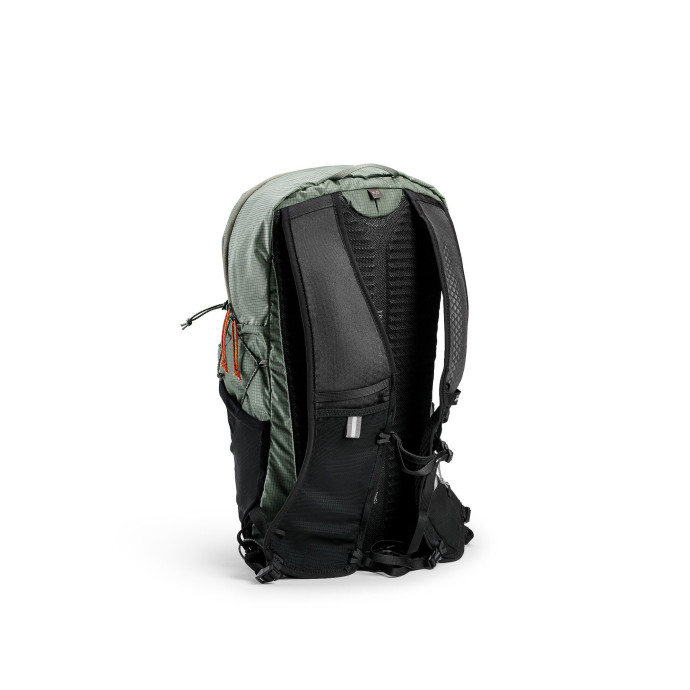 detail Unisex batoh Lundhags Tived Pace 18 L