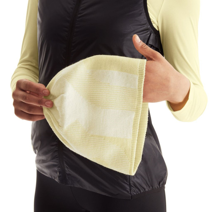 detail ON Explorer Merino Beanie