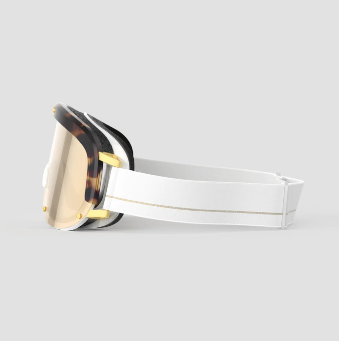 detail Yniq Model One