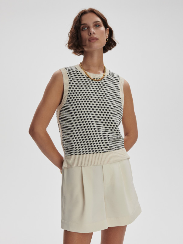 detail Dámská vesta Varley Knowles Textured Knit Vest