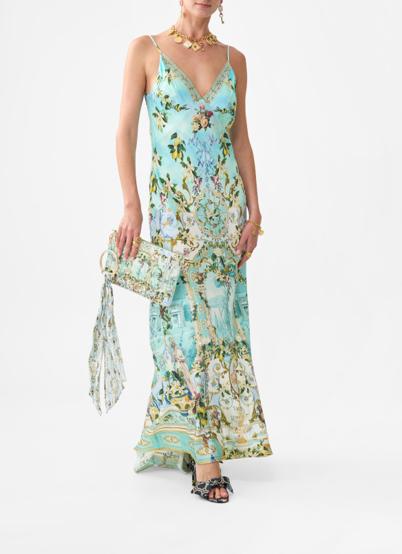 detail Dámské šaty Camilla V NECK LONG BIAS SLIP DRESS WITH TRAIN