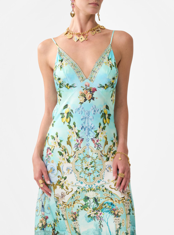 detail Dámské šaty Camilla V NECK LONG BIAS SLIP DRESS WITH TRAIN