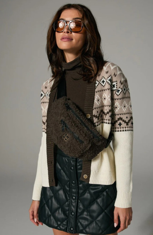 detail Dámská ledvinka Alp N Rock Everyday Shearling Belt Bag