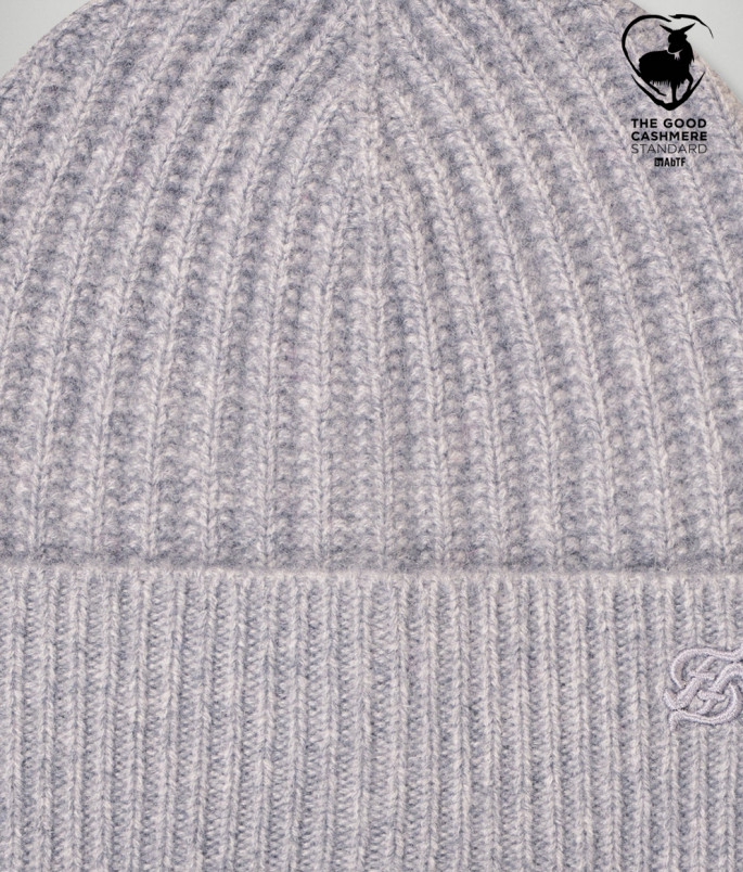 detail Dámská čepice FROM FUTURE BONNET A REVERS