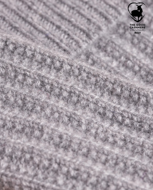 detail Dámská čepice FROM FUTURE BONNET A REVERS