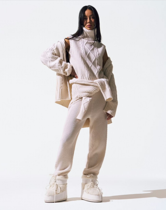 detail Dámské kalhoty Perfect Moment crystal merino wool jogger