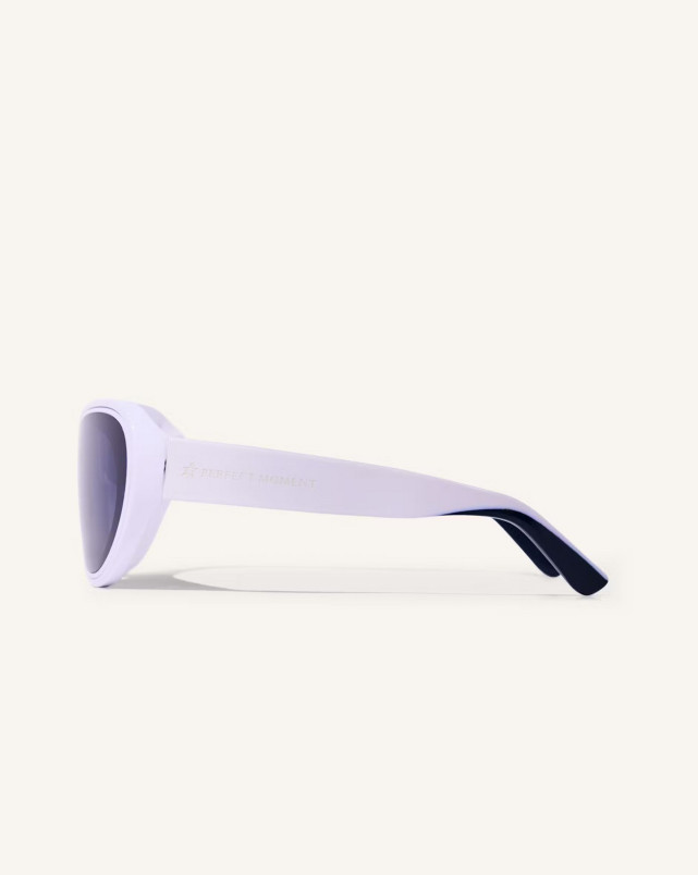 detail Perfect Moment carving