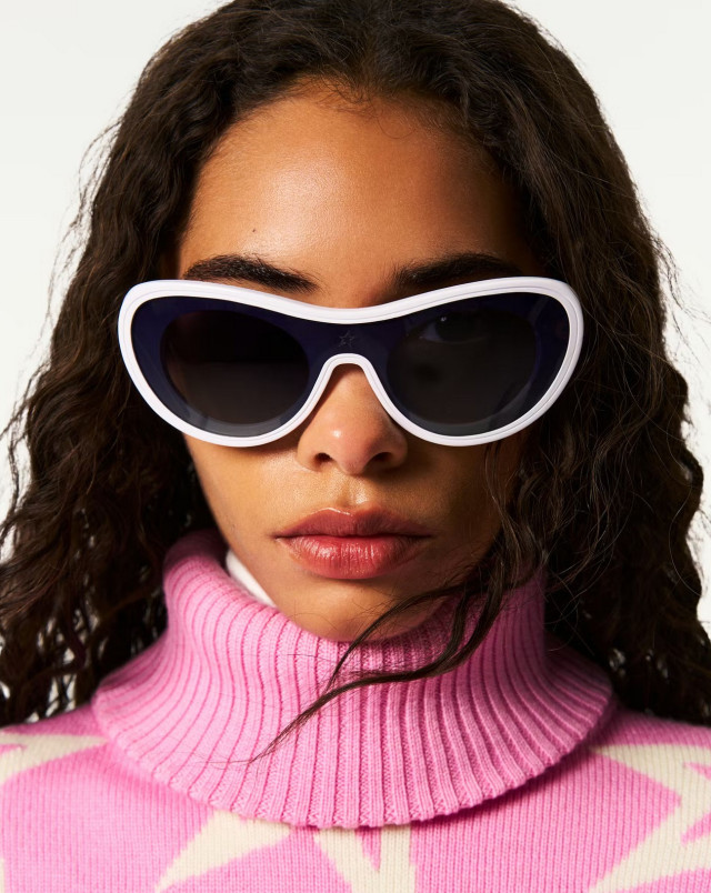 detail Perfect Moment carving