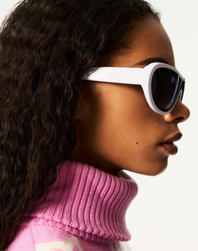 detail Perfect Moment carving