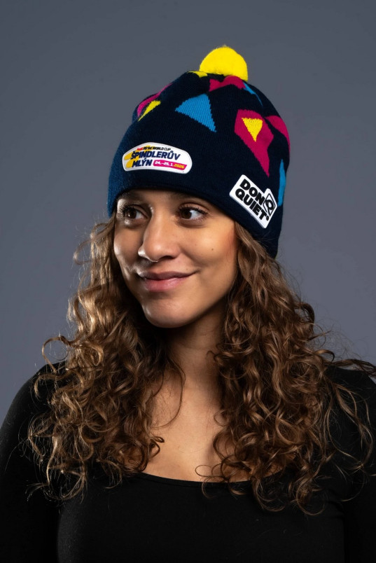 detail WORLD CUP FANS čepice World Cup s bambulí